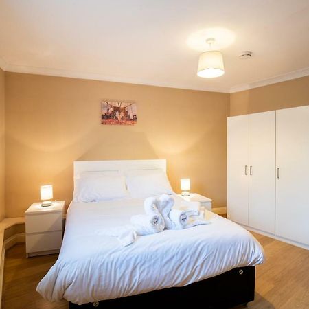 スタンステッド・マウントフィーチェットSpacious 2Br Flat In Stanstedアパートメント エクステリア 写真