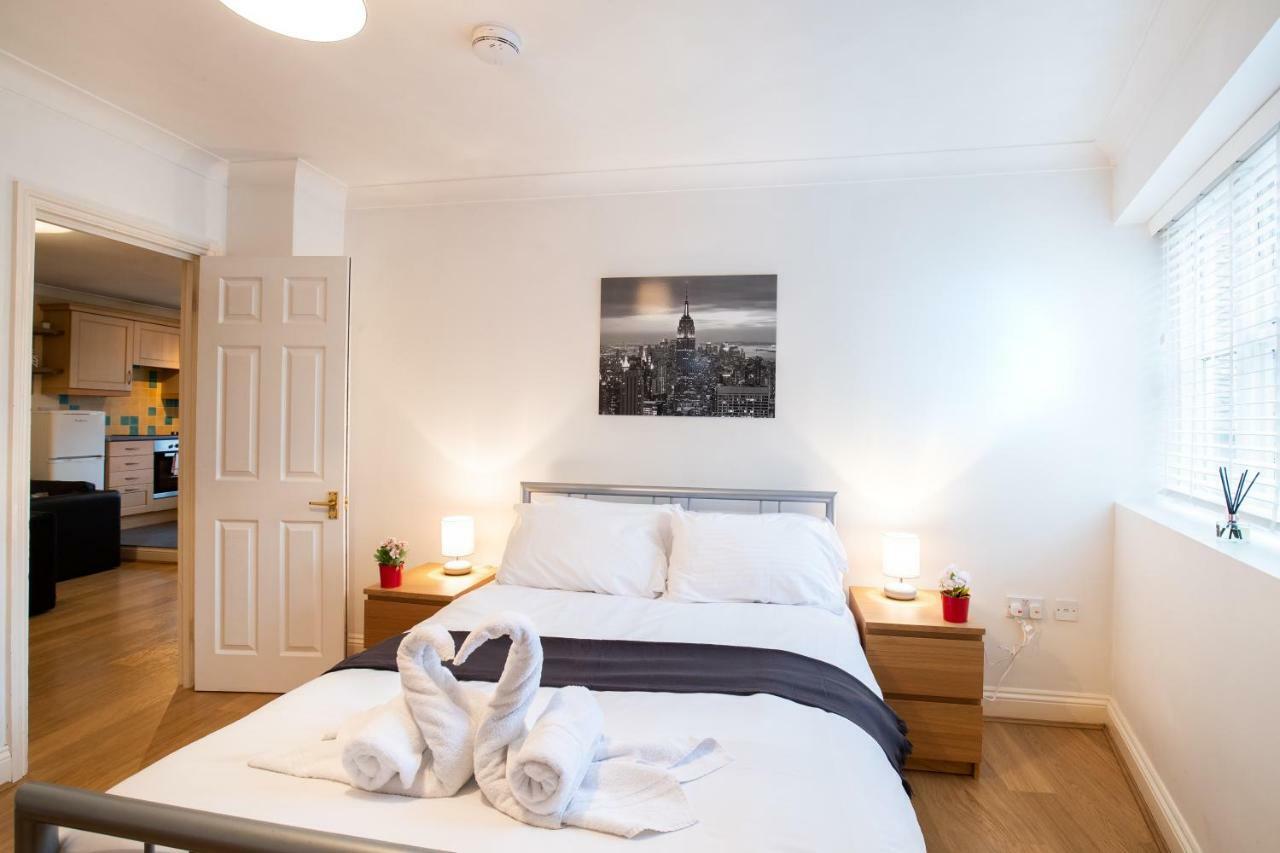 スタンステッド・マウントフィーチェットSpacious 2Br Flat In Stanstedアパートメント エクステリア 写真