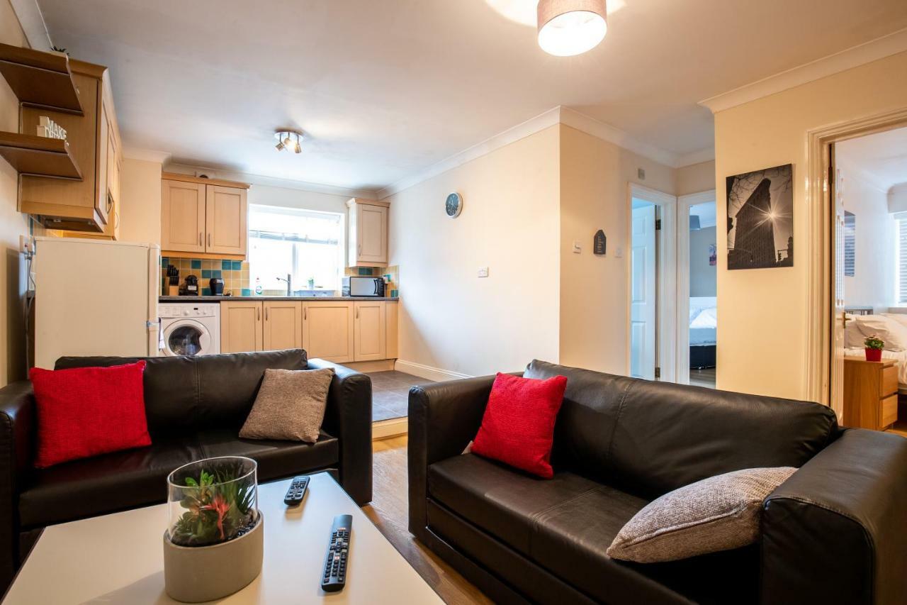 スタンステッド・マウントフィーチェットSpacious 2Br Flat In Stanstedアパートメント エクステリア 写真
