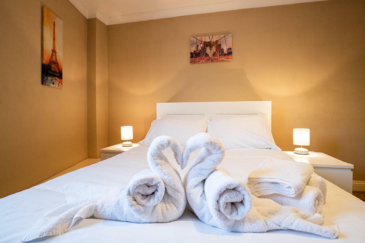 スタンステッド・マウントフィーチェットSpacious 2Br Flat In Stanstedアパートメント エクステリア 写真