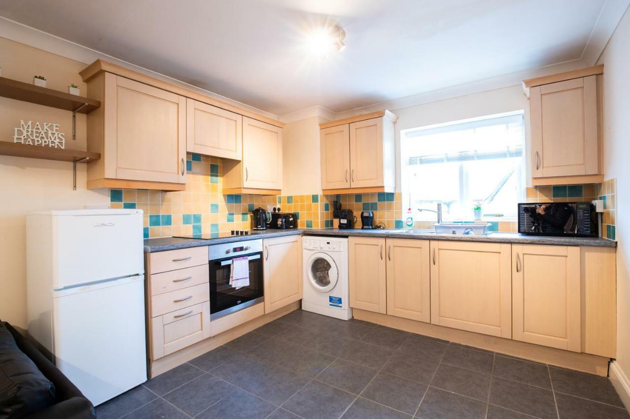 スタンステッド・マウントフィーチェットSpacious 2Br Flat In Stanstedアパートメント エクステリア 写真